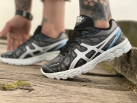 کتونی ASICS مشکی سفید