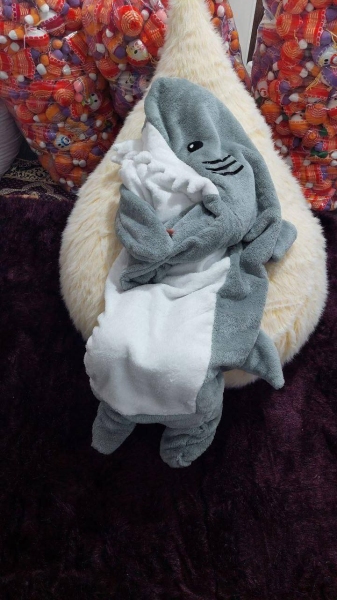 پتو کوسه ای طوسی مناسب برای قد 175 به بالا